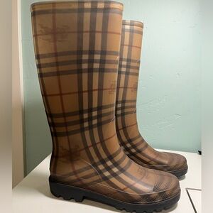 Burberry Rainboots Size 40